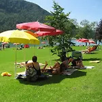 Haus Hirschpoint בית הארחה 4*