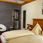 Haus Hirschpoint בית הארחה