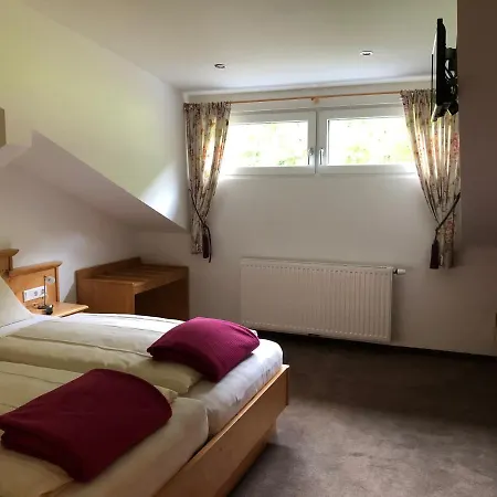 Pensionat Haus Hirschpoint 4*