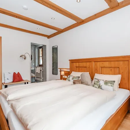 Pensionat Haus Hirschpoint 4*