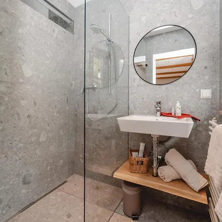 Haus Hirschpoint 4*